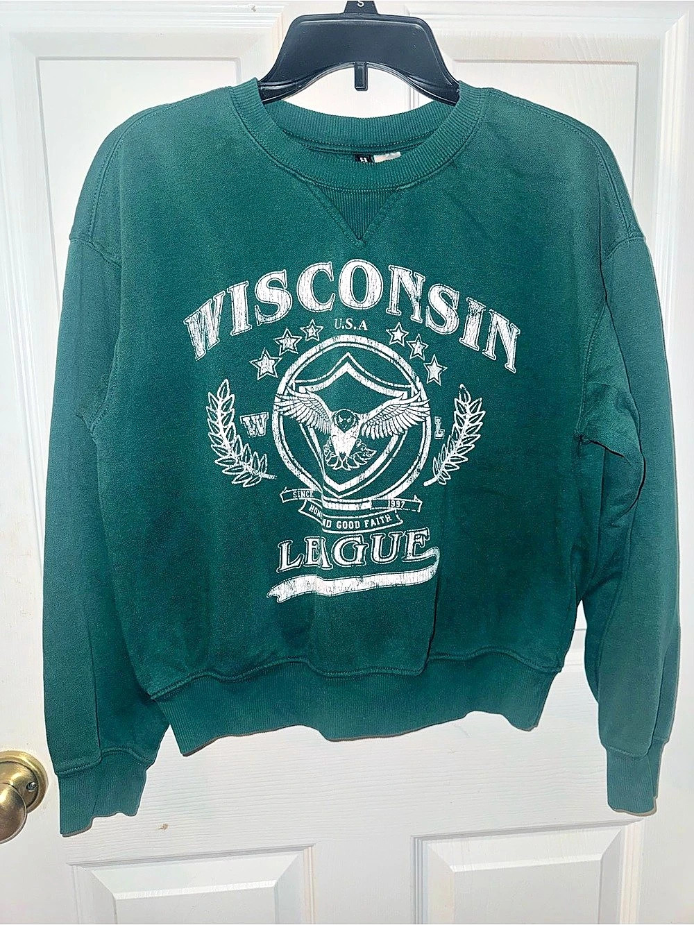 H&M Divided Wisconsin League Graphic Sweatshirt Green